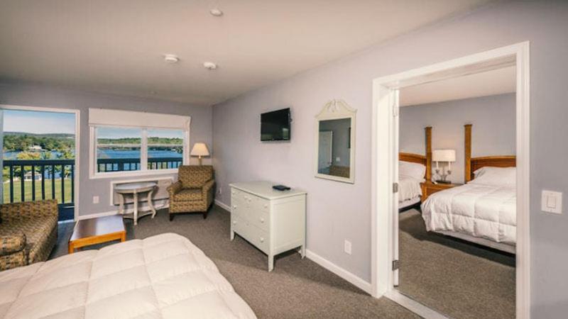 Crescent Lake Inn And Suites Wolfeboro Exterior foto